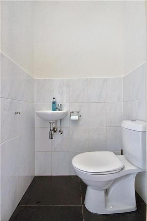 Licht 2-kamerappartement aan de gracht - Afbeelding 14