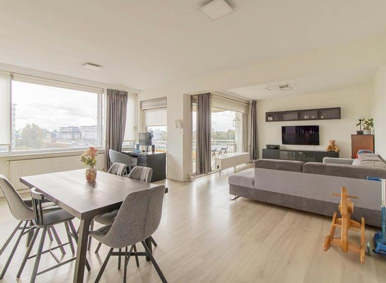 Licht 2-kamerappartement aan de gracht - Afbeelding 17