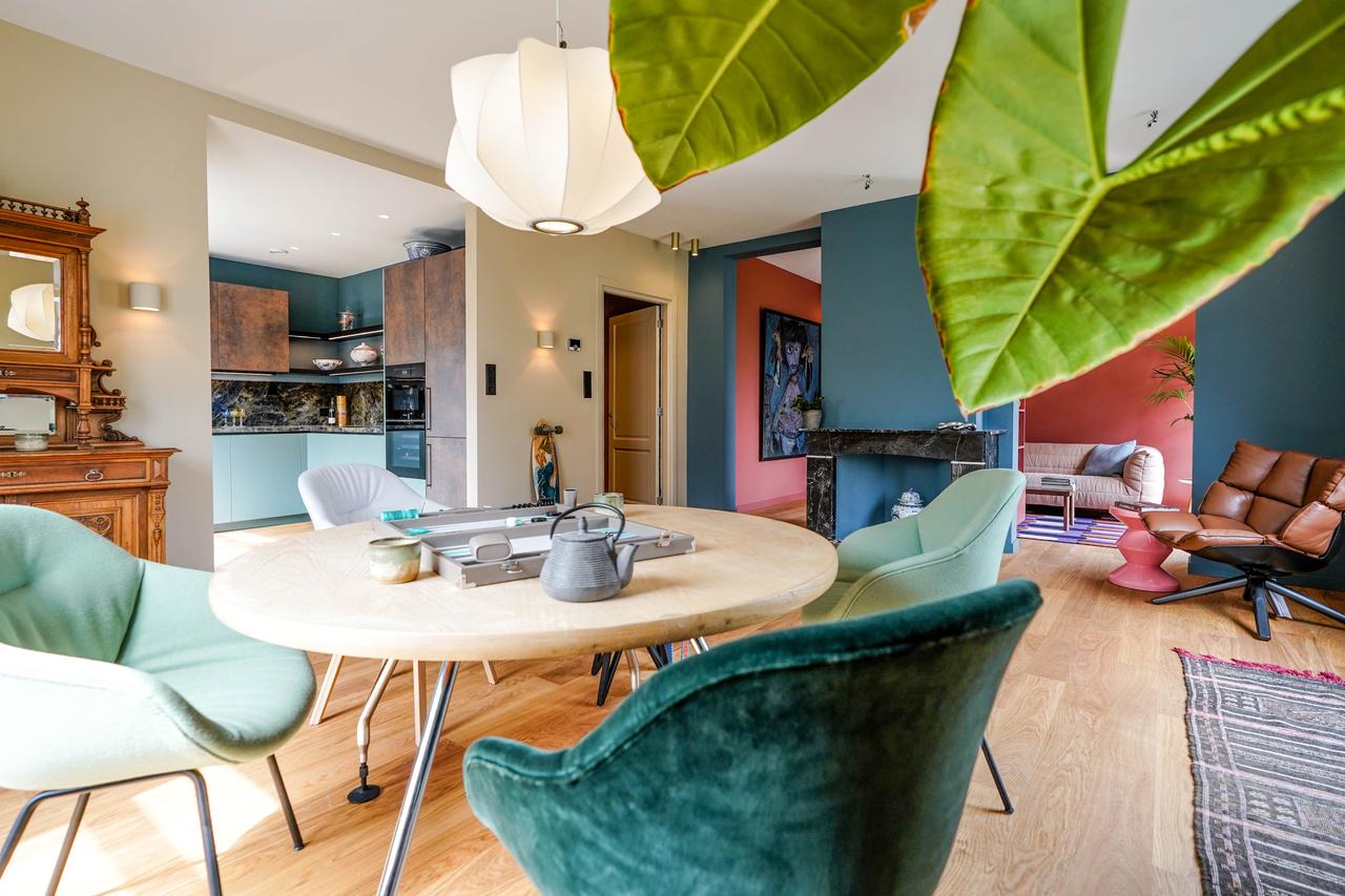 Furnished 1-Bedroom Apartment with Balcony - Image 1