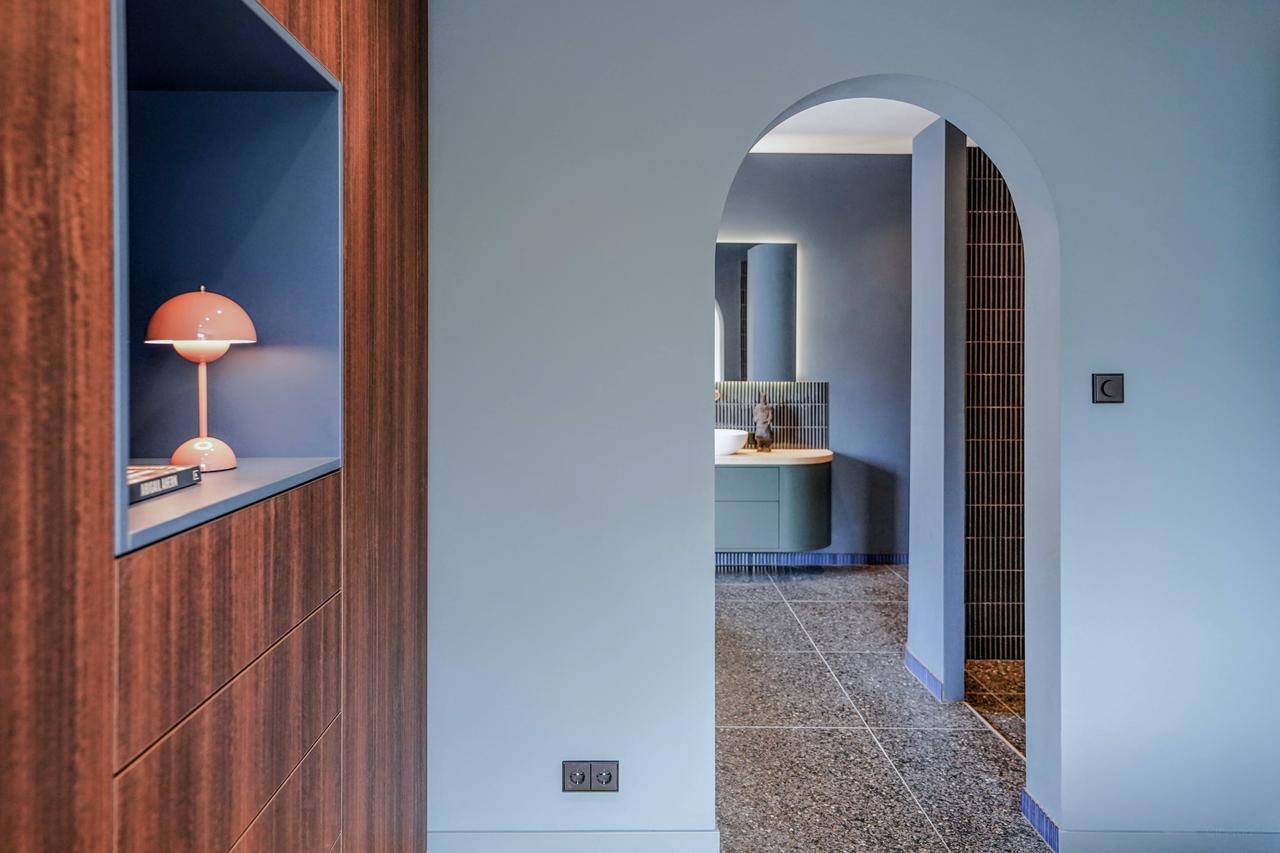 Furnished 1-Bedroom Apartment with Balcony - Image 17