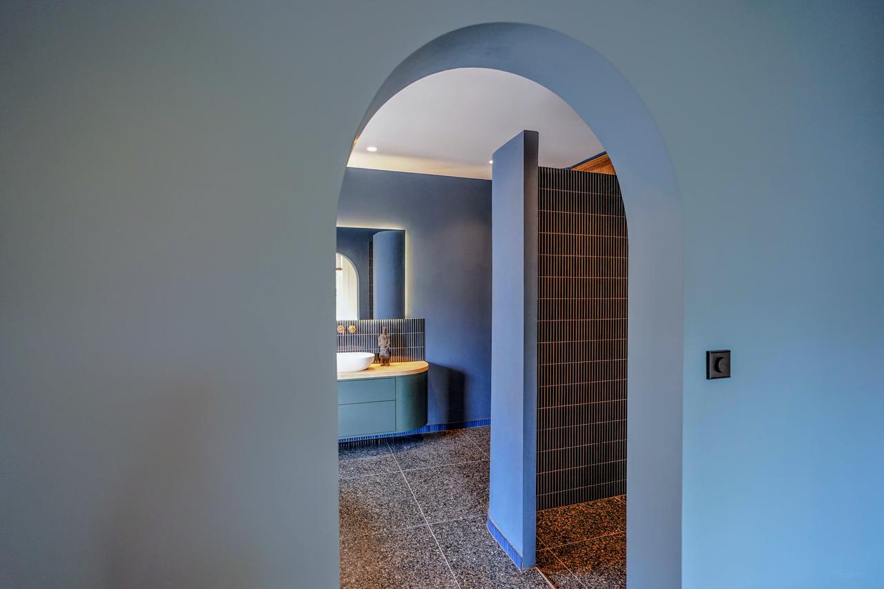 Furnished 1-Bedroom Apartment with Balcony - Image 18