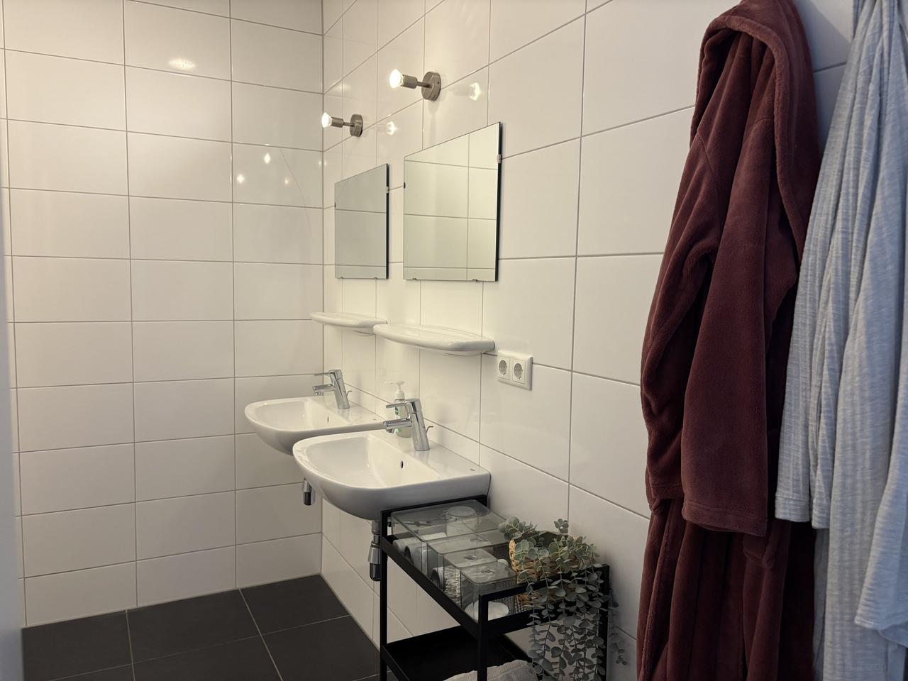 New 2-Bedroom Apartment by Park Meerland - Image 11