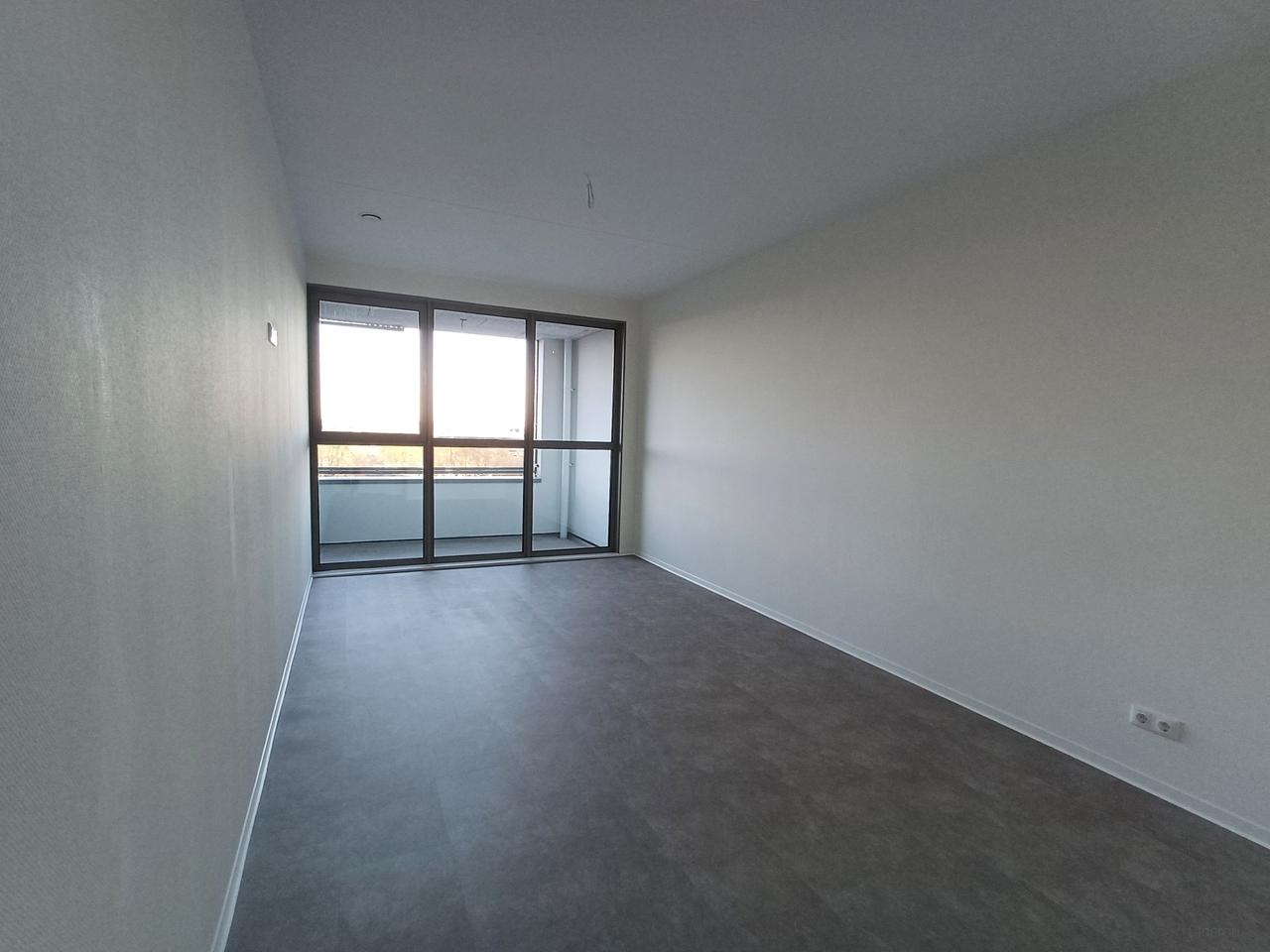 Furnished 1-Bedroom Apartment Near PSV - Image 12