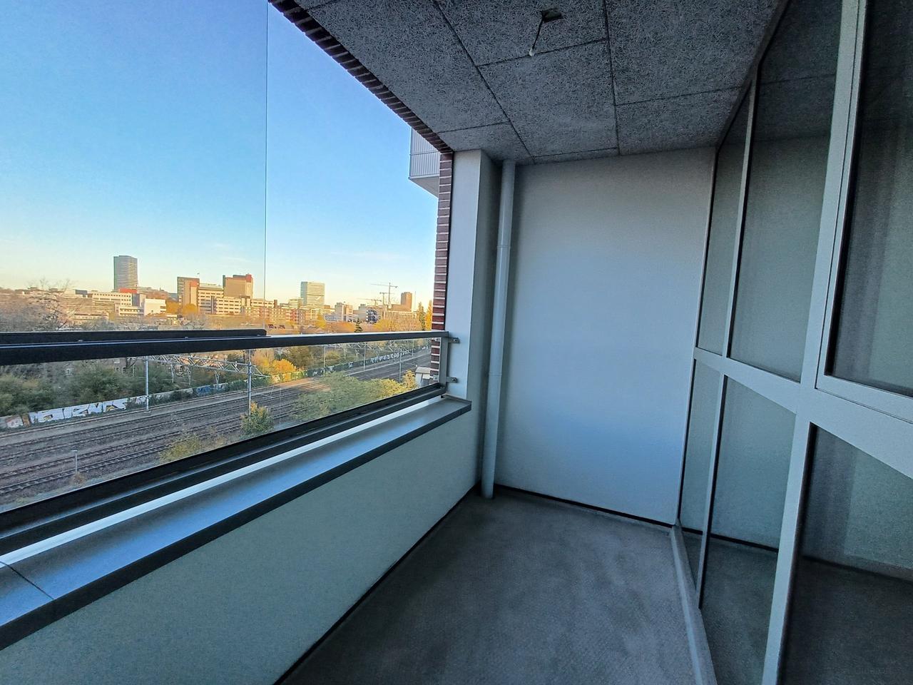 Furnished 1-Bedroom Apartment Near PSV - Image 14