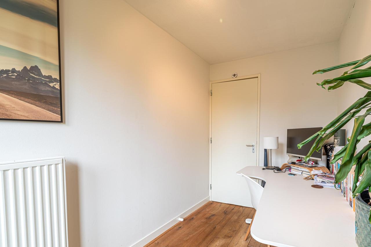 100 m² apartment with 3 bedrooms in De Pijp - Image 8
