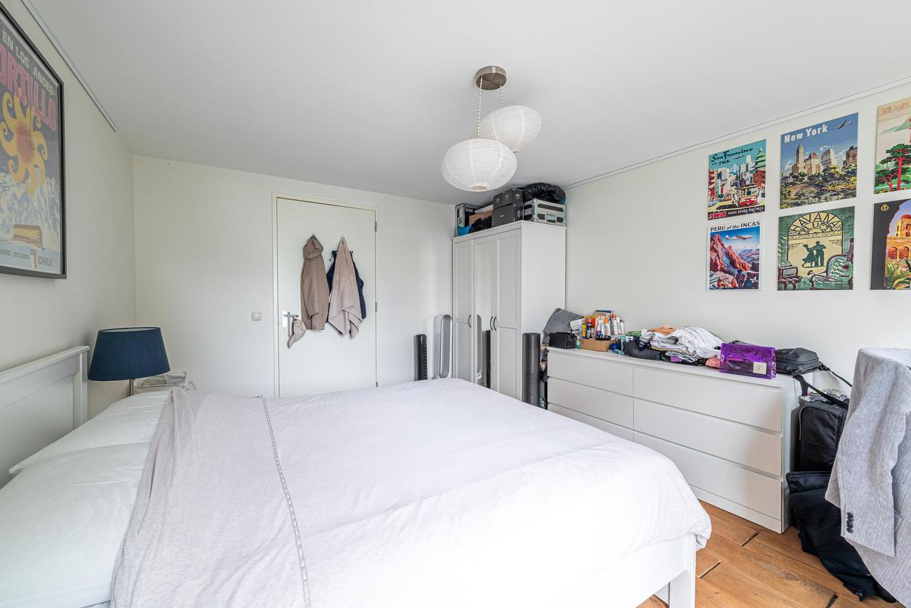 100 m² apartment with 3 bedrooms in De Pijp - Image 26