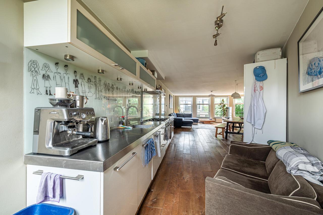 100 m² apartment with 3 bedrooms in De Pijp - Image 27