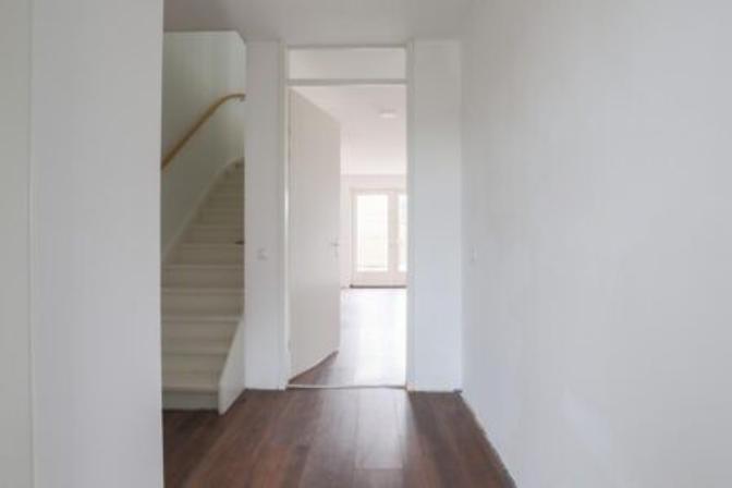 Moderne gezinswoning met 4 slaapkamers - Afbeelding 2