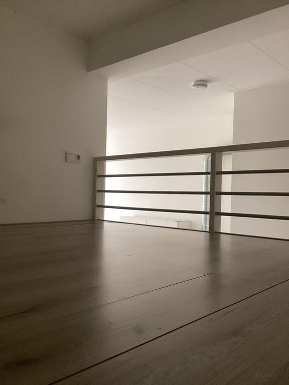 Studio with Sleeping Loft Near Noorderplantsoen - Image 9
