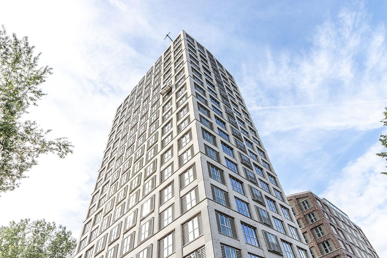 Two-Bedroom Apartment on the 17th Floor - Image 2