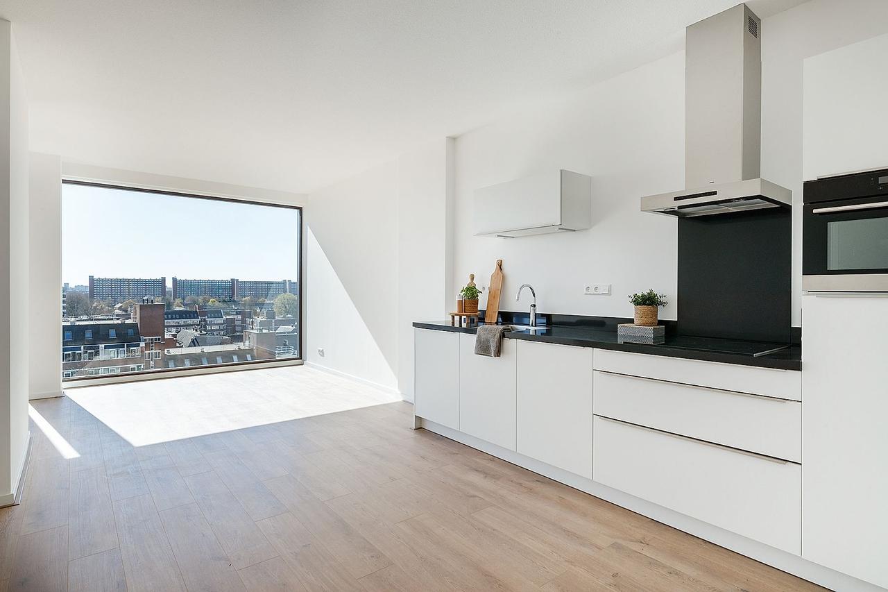 Energy-efficient one-bedroom apartment with balcony - Image 3