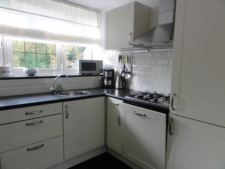 Furnished Apartment with Large Garden - Image 3