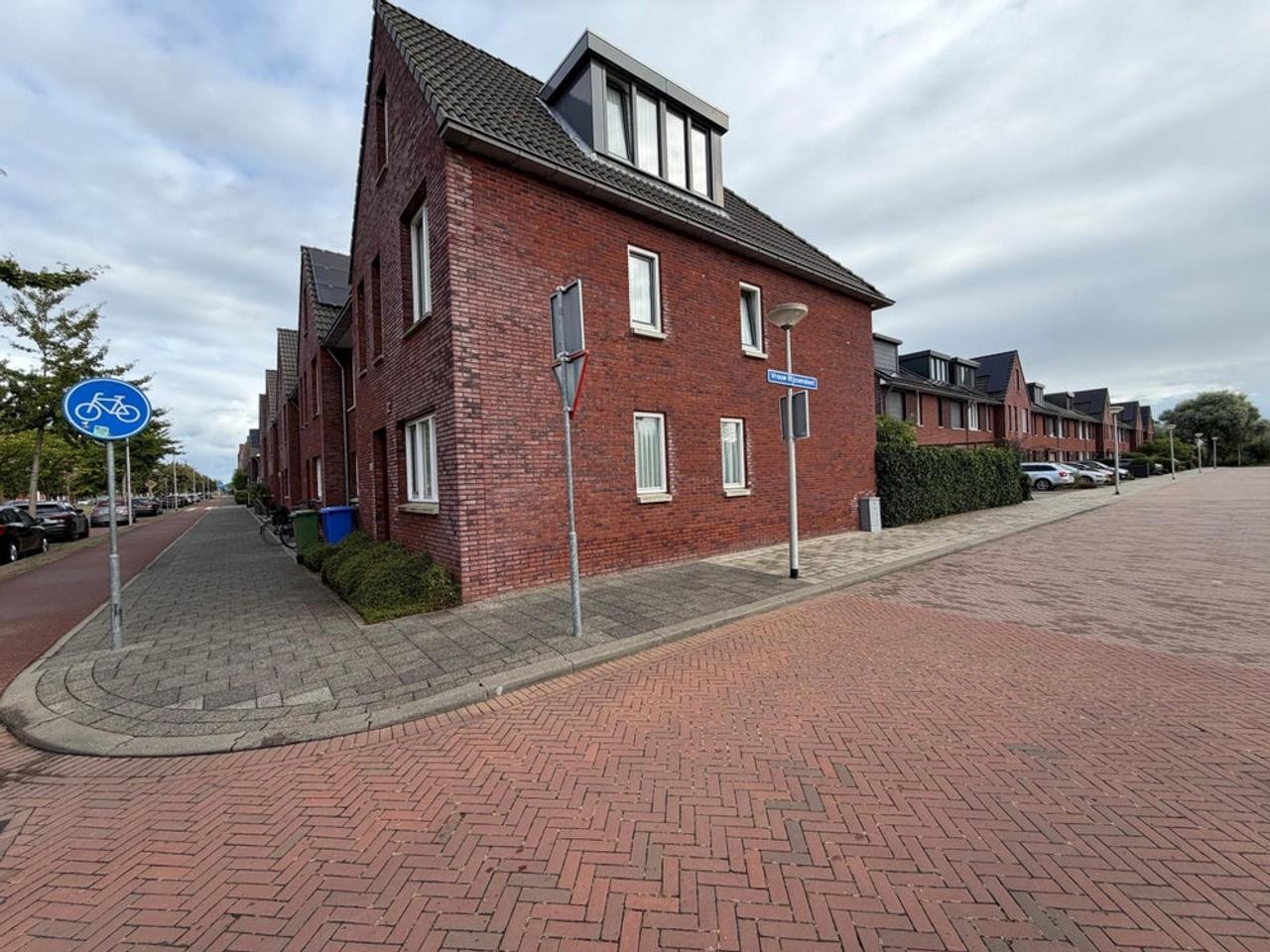 4-Bedroom Corner House in Delft - Image 1