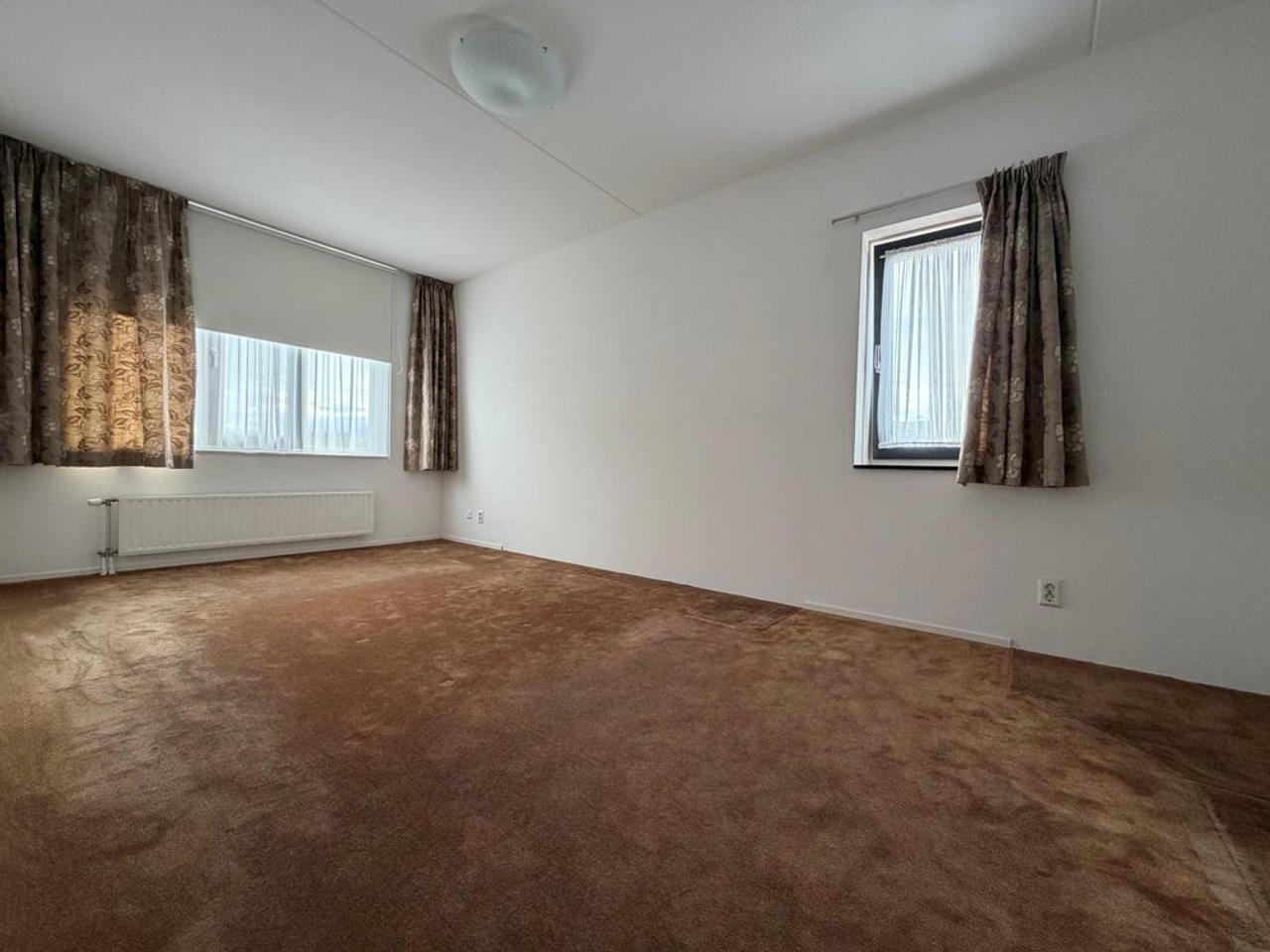 4-Bedroom Corner House in Delft - Image 5