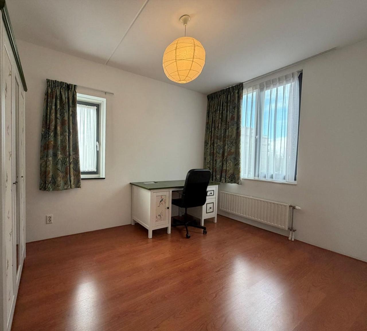 4-Bedroom Corner House in Delft - Image 8