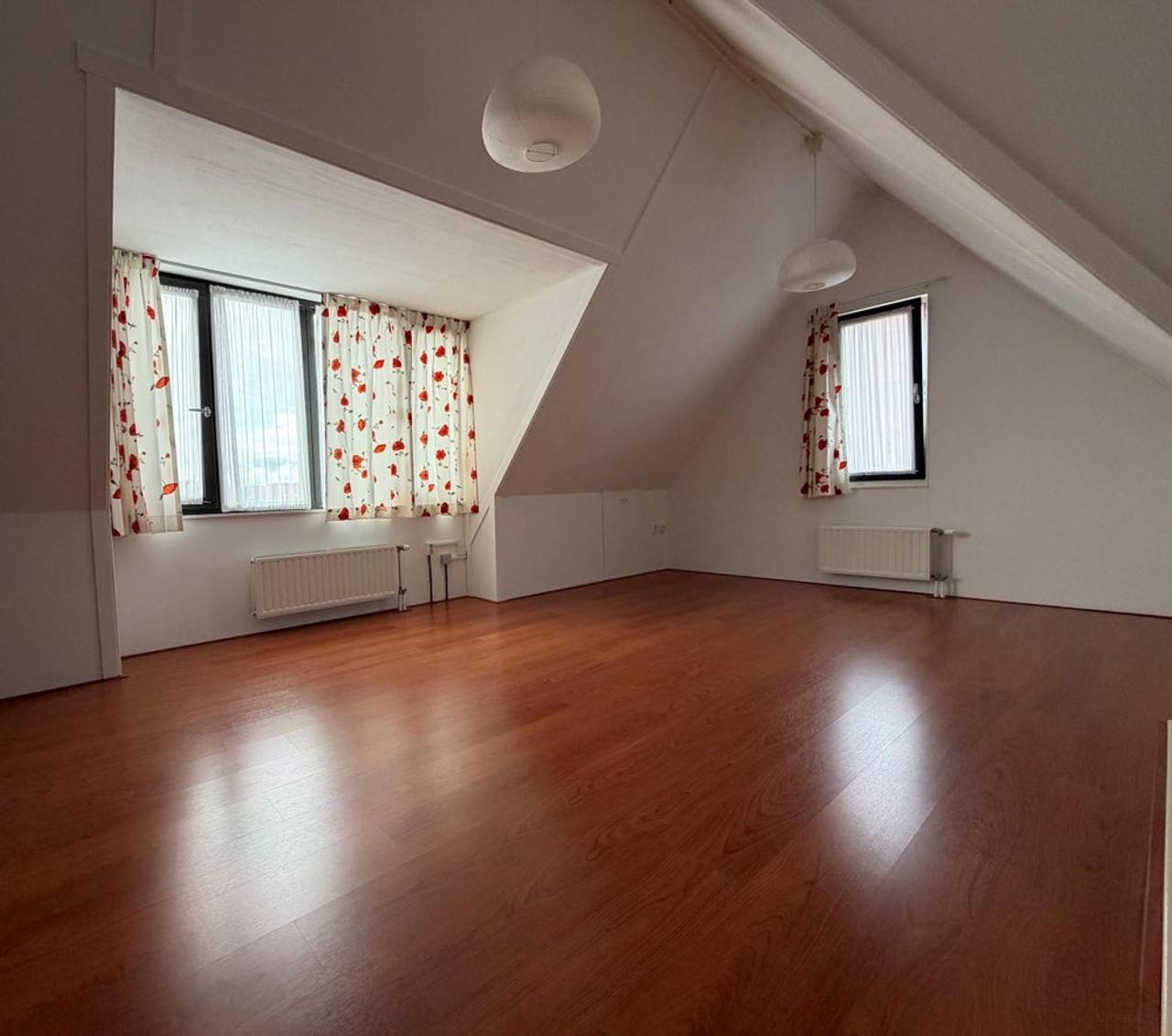 4-Bedroom Corner House in Delft - Image 9