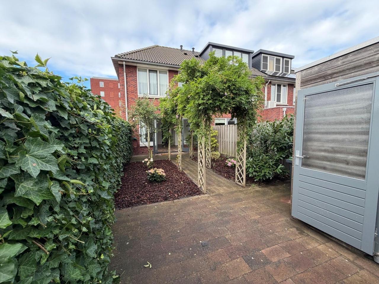 4-Bedroom Corner House in Delft - Image 10