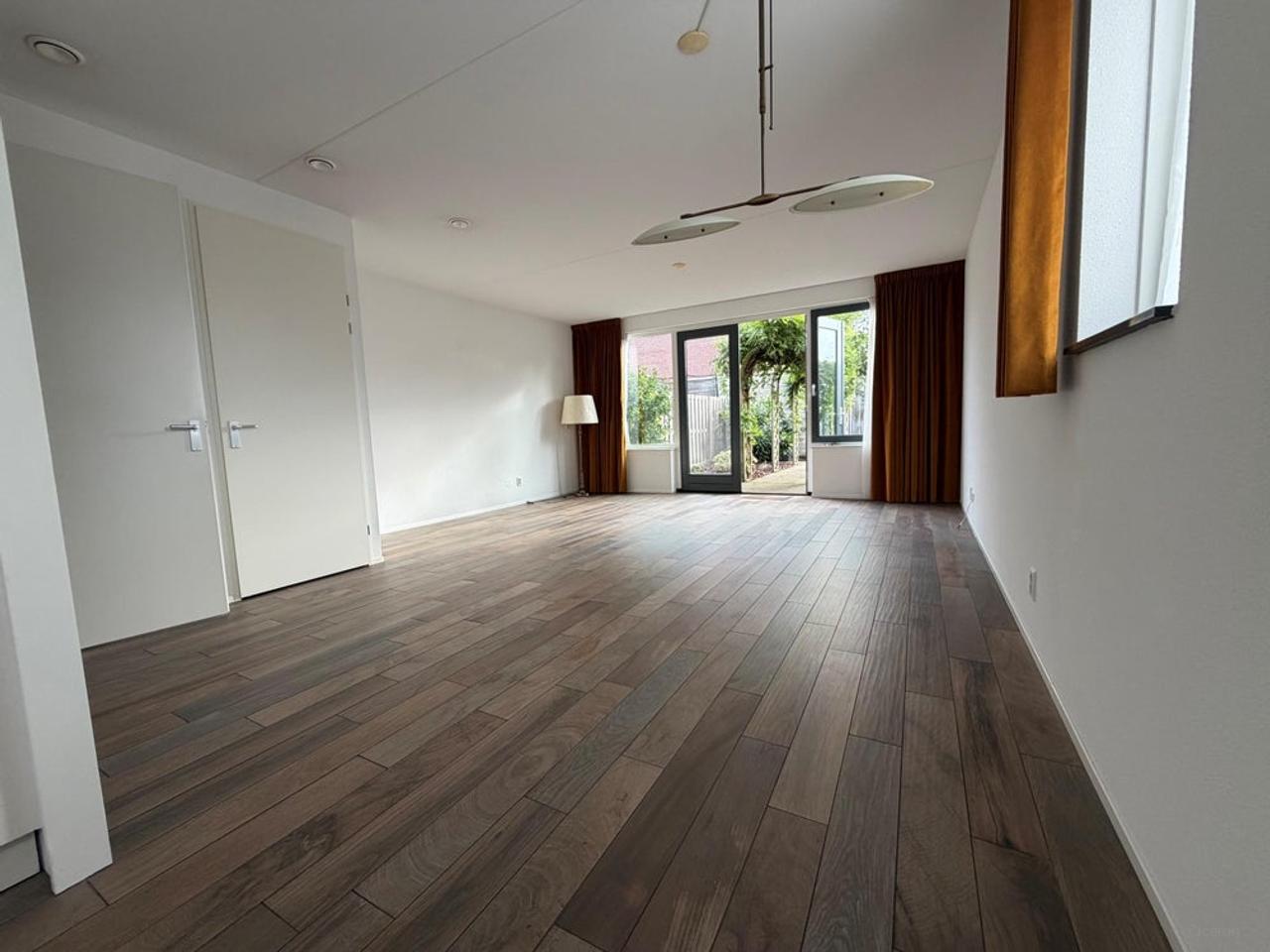 4-Bedroom Corner House in Delft - Image 12