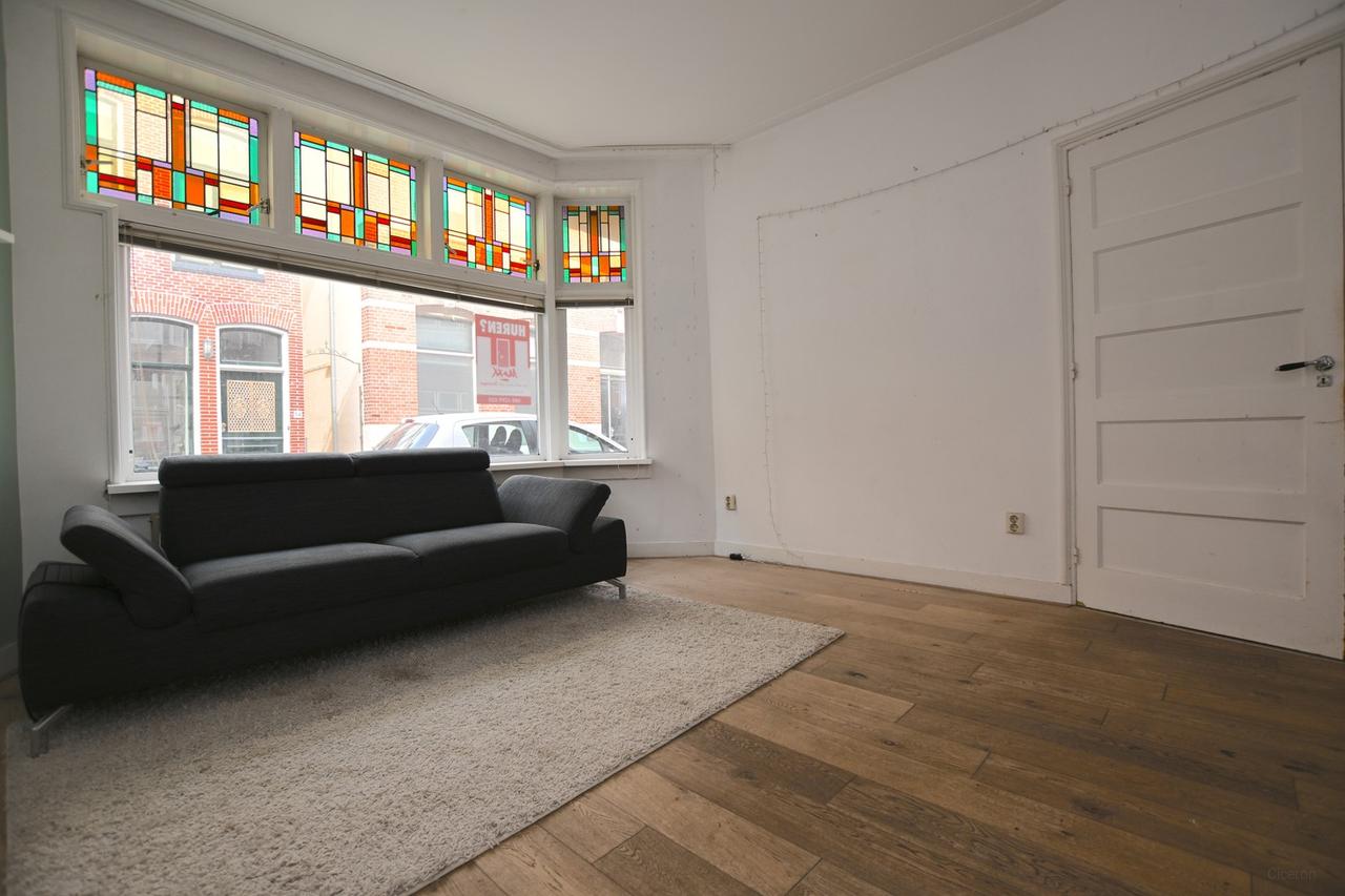 Furnished student room with garden - Image 3