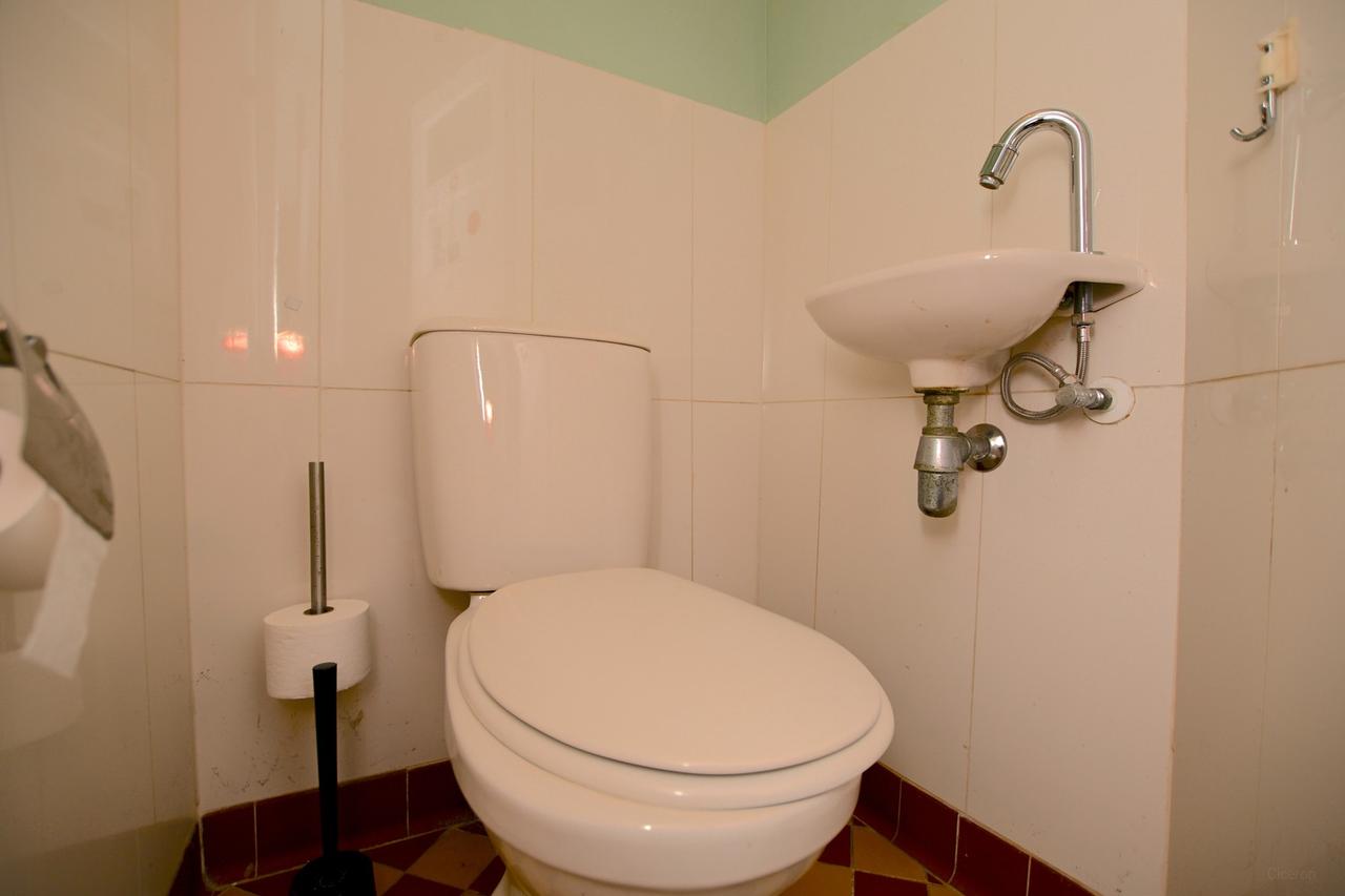 Furnished student room with garden - Image 5
