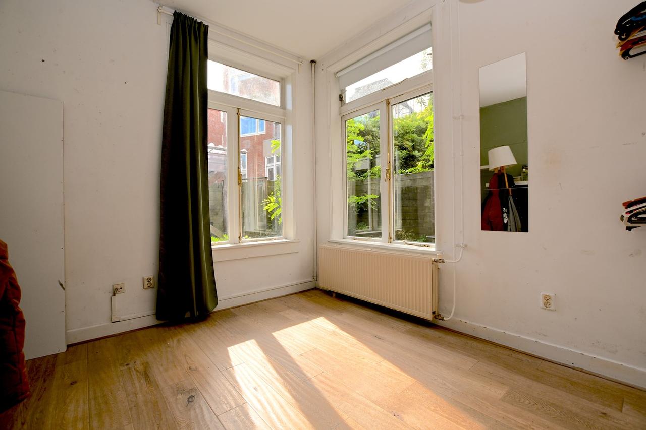Furnished student room with garden - Image 6