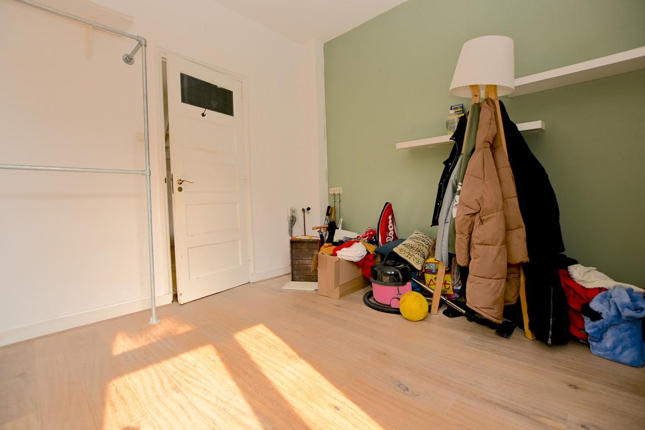 Furnished student room with garden - Image 7