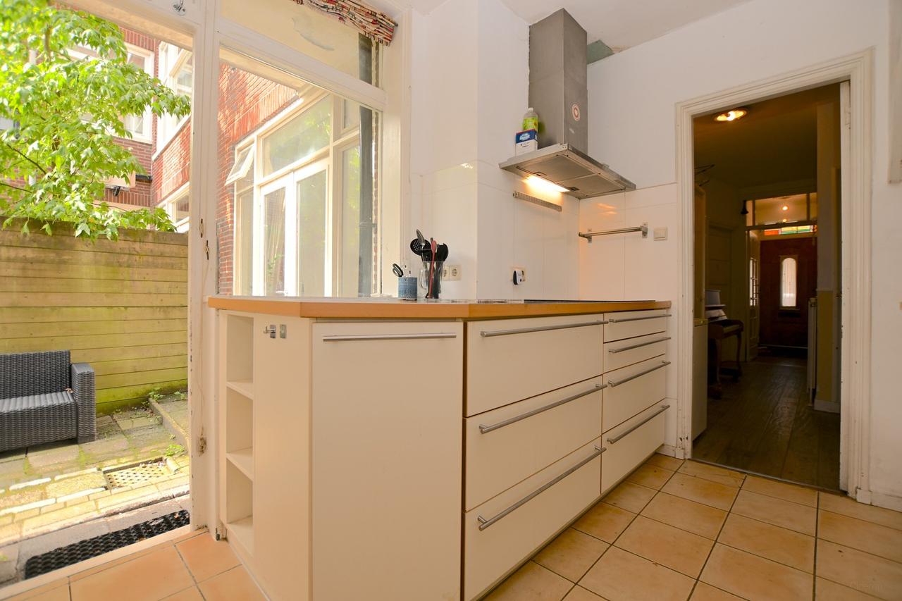 Furnished student room with garden - Image 9