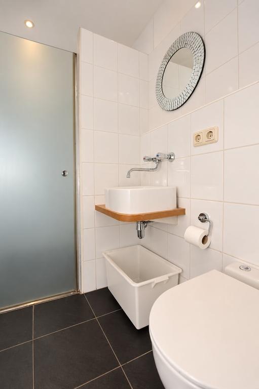 Furnished student room with garden - Image 11