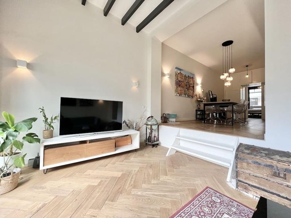 Furnished 1-Bedroom Apartment with Garden - Image 3