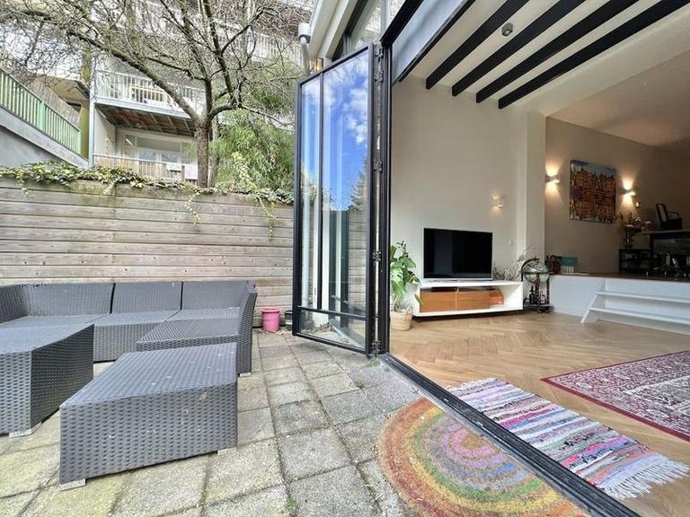 Furnished 1-Bedroom Apartment with Garden - Image 6