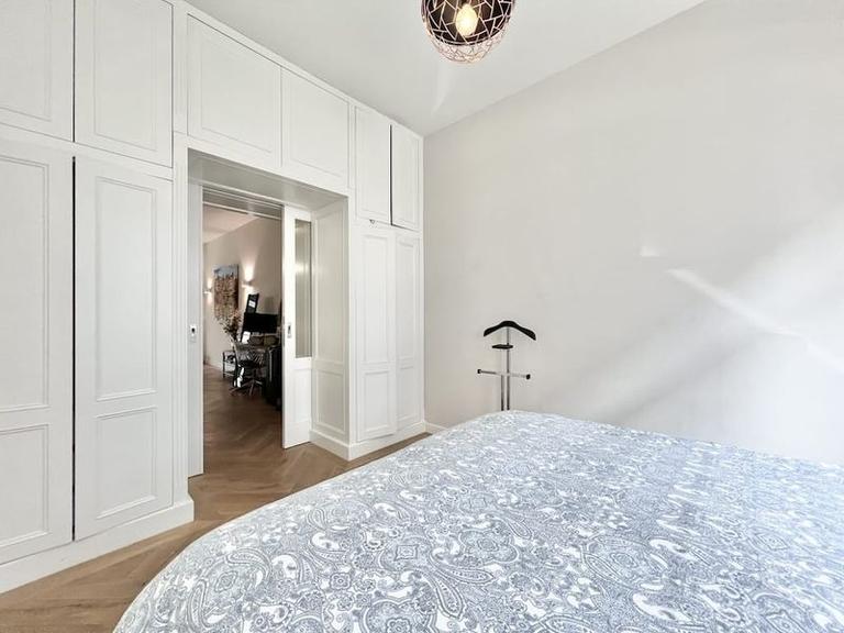 Furnished 1-Bedroom Apartment with Garden - Image 13