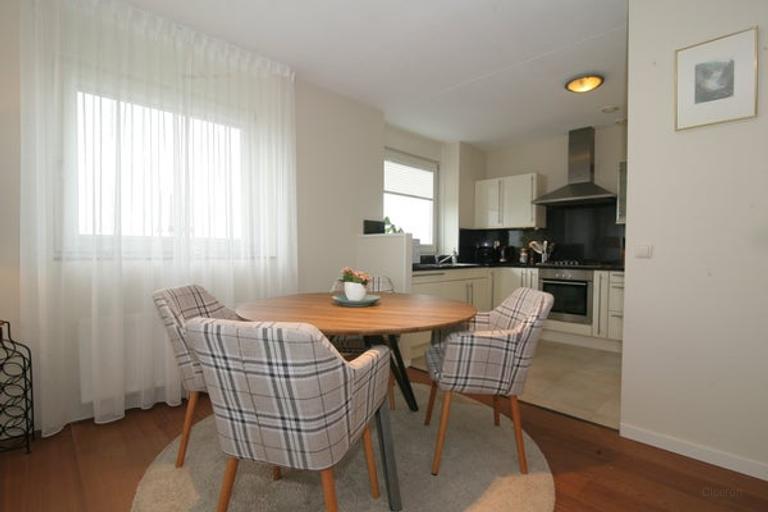 Furnished 2-Bedroom Apartment with Parking - Image 3