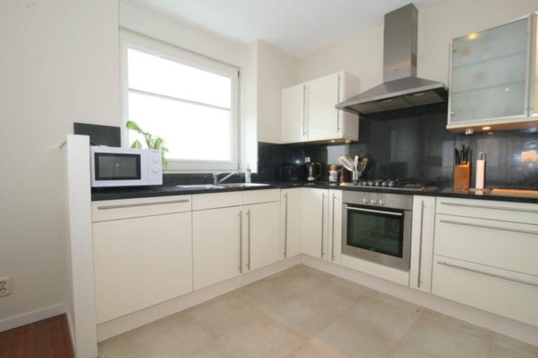 Furnished 2-Bedroom Apartment with Parking - Image 4