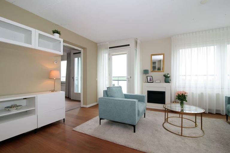 Furnished 2-Bedroom Apartment with Parking - Image 6