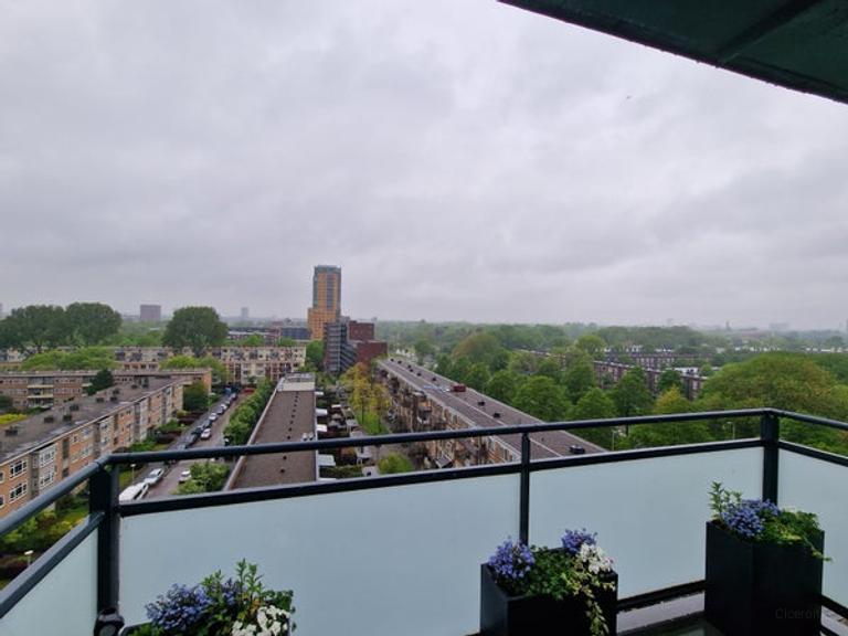 Furnished 2-Bedroom Apartment with Parking - Image 13