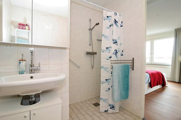 Furnished 2-Bedroom Apartment with Parking - Image 23