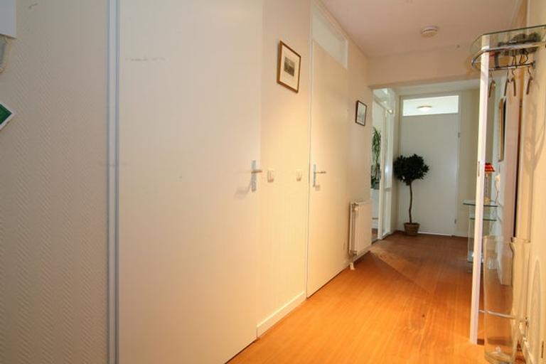 Furnished 2-Bedroom Apartment with Parking - Image 28