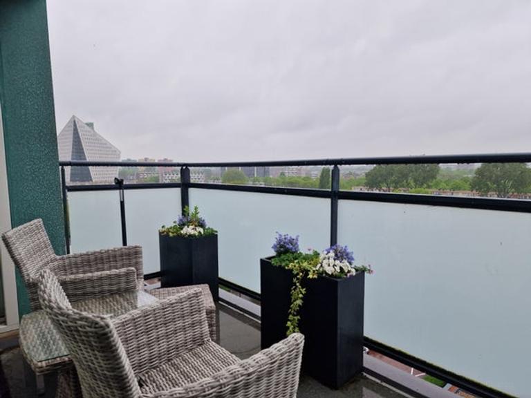 Furnished 2-Bedroom Apartment with Parking - Image 34