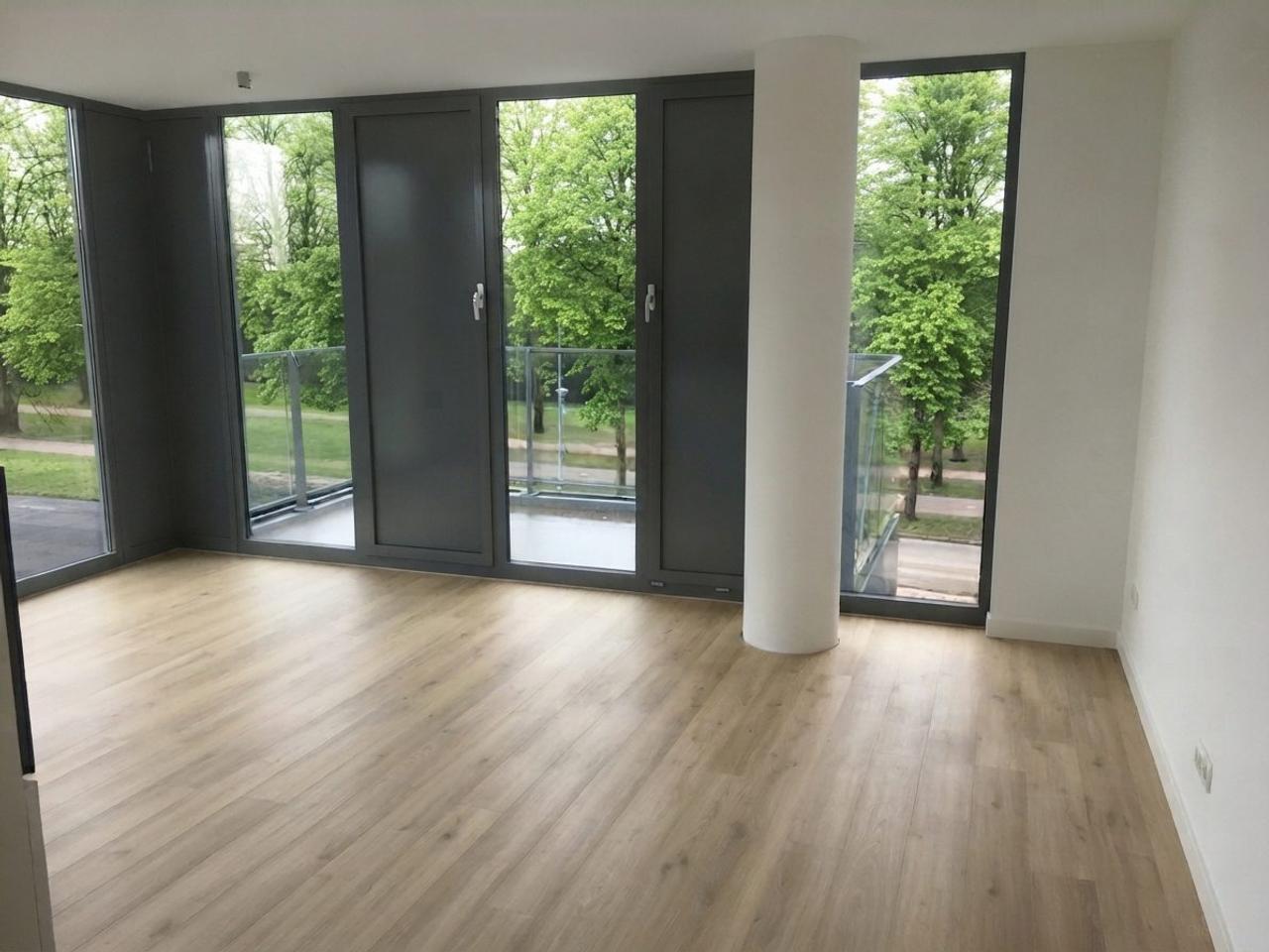 Apartment with Balcony and Residents’ Gym - Image 6