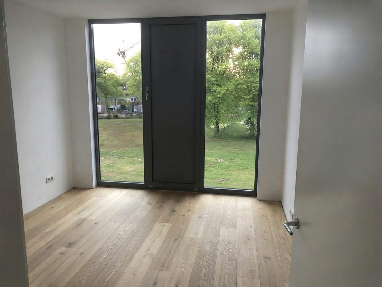 Apartment with Balcony and Residents’ Gym - Image 8