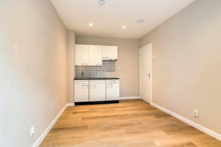 Your Own Kitchen in Green Vreewijk - Image 16