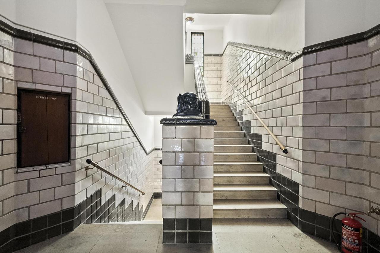 196 m² of living space in historic Westhove - Image 4