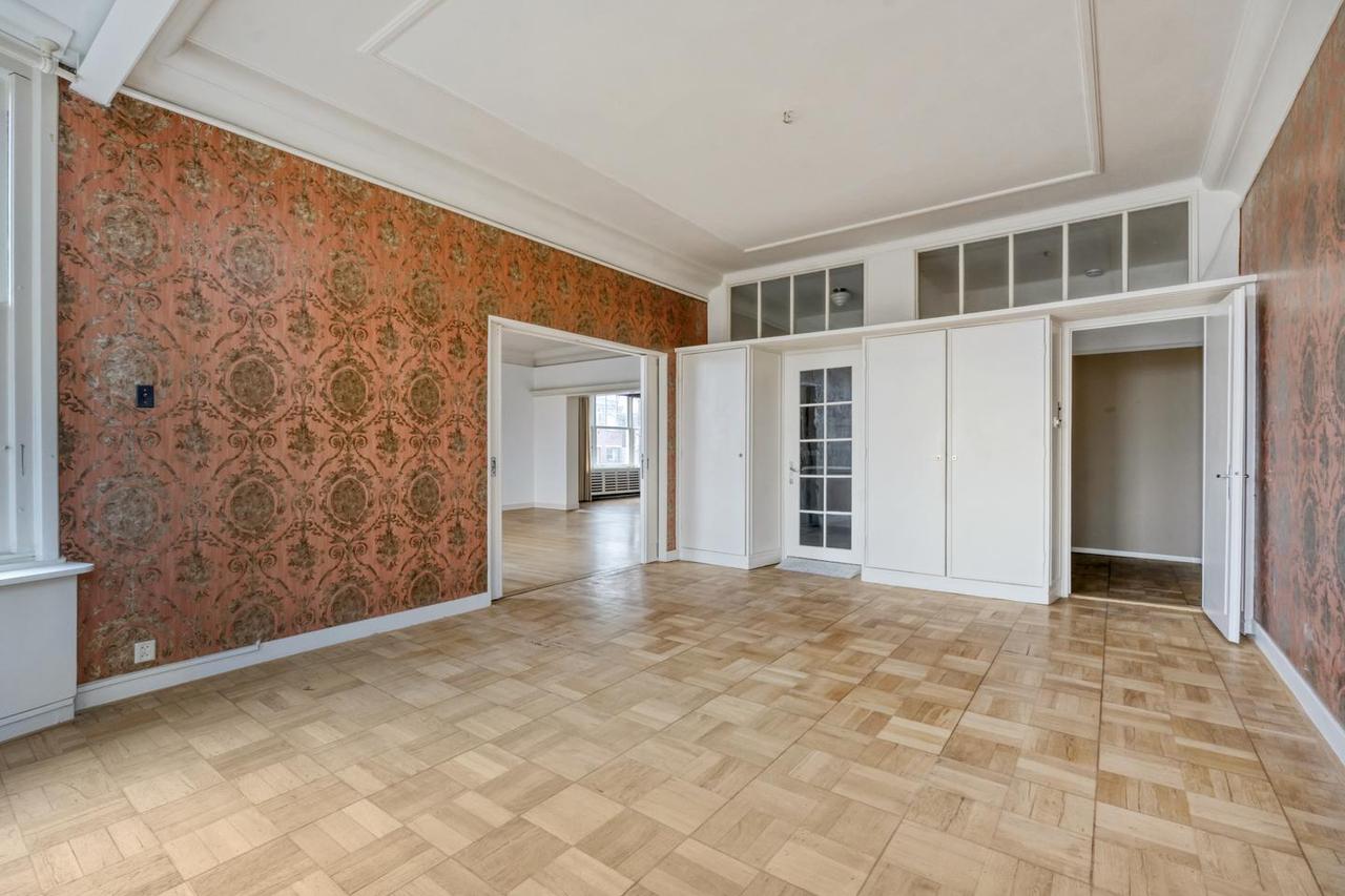 196 m² of living space in historic Westhove - Image 23