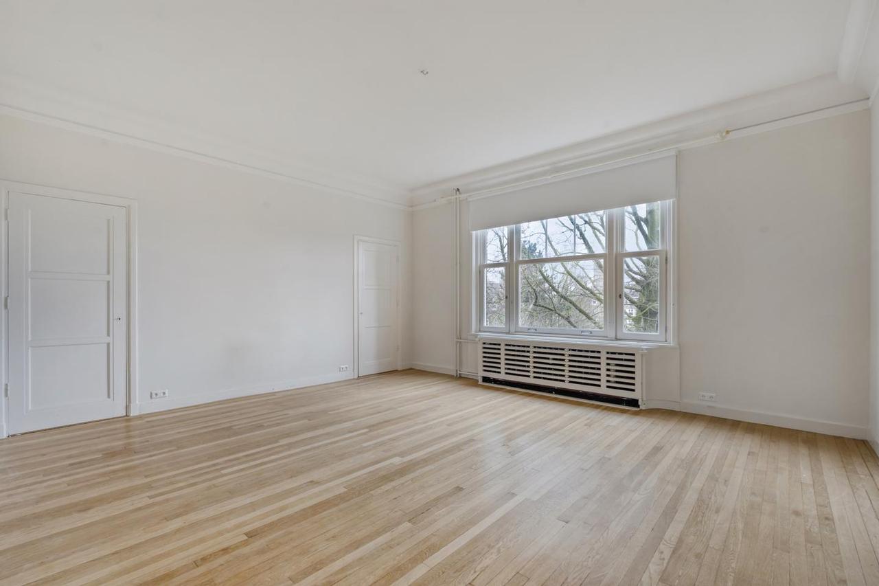 196 m² of living space in historic Westhove - Image 27