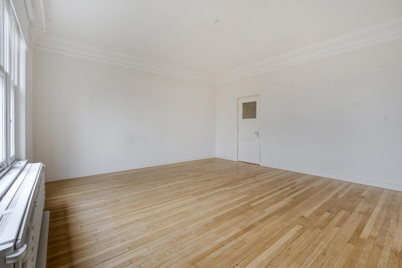 196 m² of living space in historic Westhove - Image 28