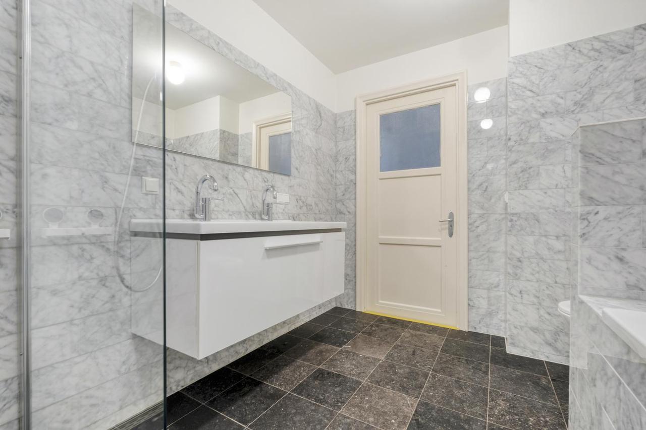 196 m² of living space in historic Westhove - Image 32