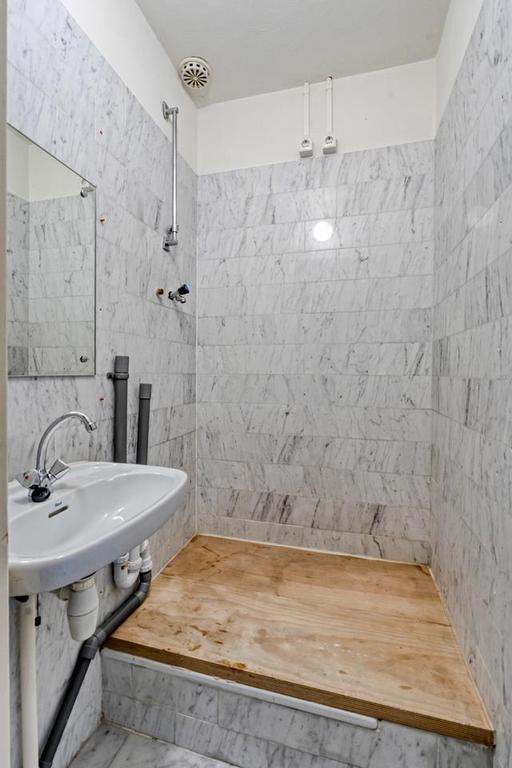 196 m² of living space in historic Westhove - Image 33