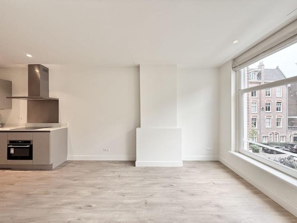 2-Bedroom Apartment with Balcony in Kinkerbuurt - Image 3