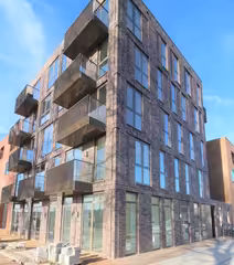 100 m² End-of-Terrace Home with 2 Balconies in Utrecht