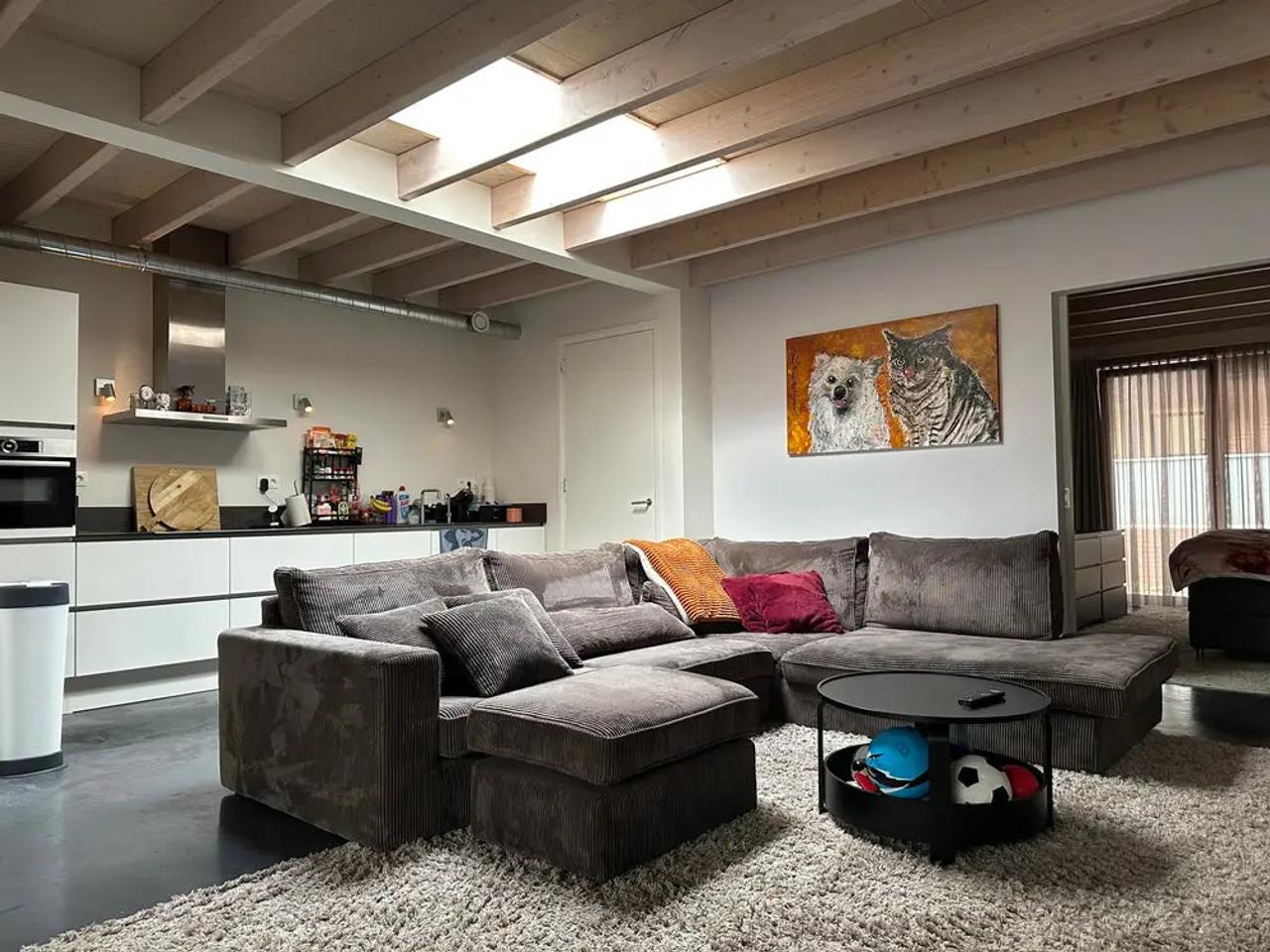 124 m² rental home with garden and parking - Image 3